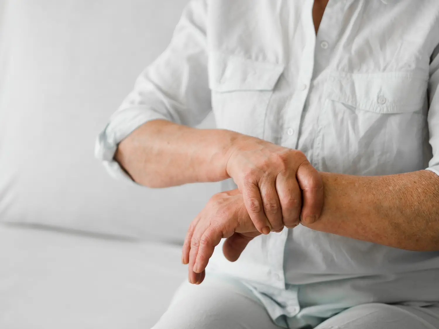 Using MLS Laser Therapy For Nerve Pain Management